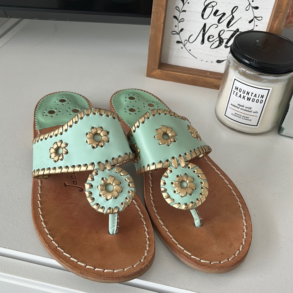 Jack Rogers | Mint Nantucket Gold Sandal, Sz 5